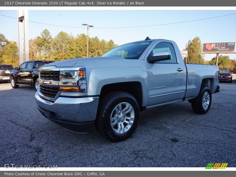 Front 3/4 View of 2017 Silverado 1500 LT Regular Cab 4x4