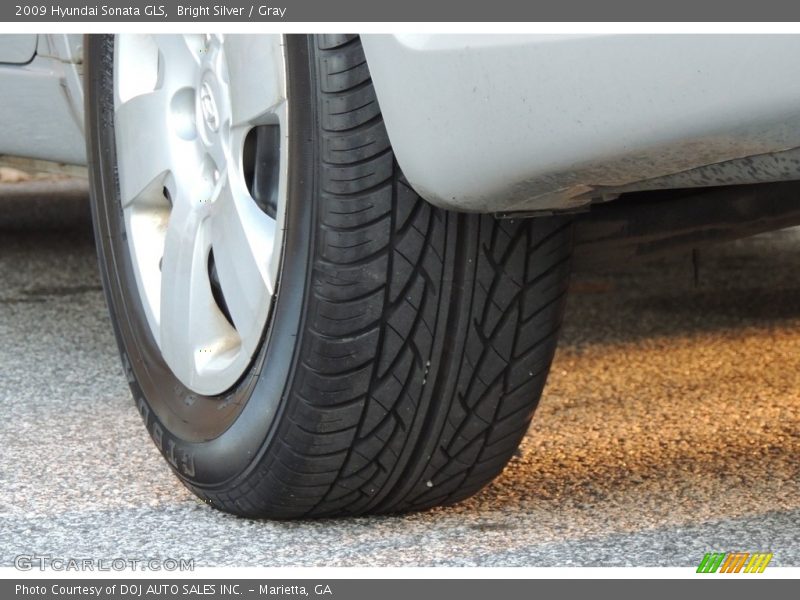 Bright Silver / Gray 2009 Hyundai Sonata GLS