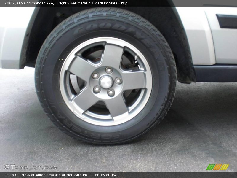 Bright Silver Metallic / Medium Slate Gray 2006 Jeep Commander 4x4