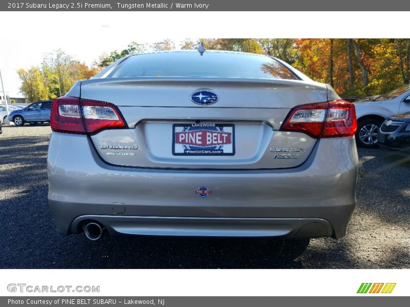 Tungsten Metallic / Warm Ivory 2017 Subaru Legacy 2.5i Premium