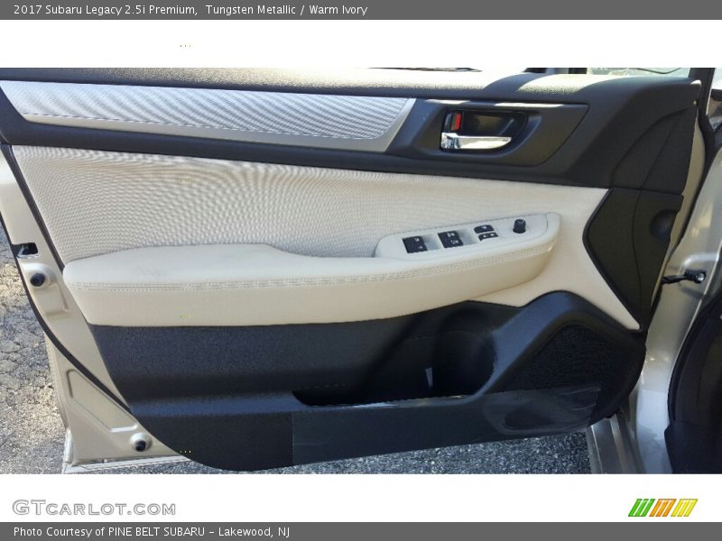 Tungsten Metallic / Warm Ivory 2017 Subaru Legacy 2.5i Premium