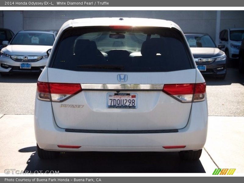 White Diamond Pearl / Truffle 2014 Honda Odyssey EX-L