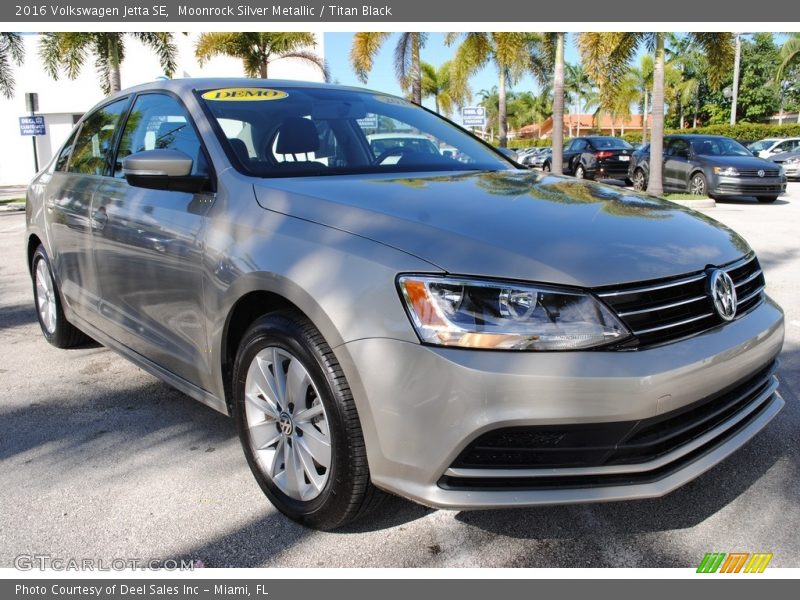 Front 3/4 View of 2016 Jetta SE
