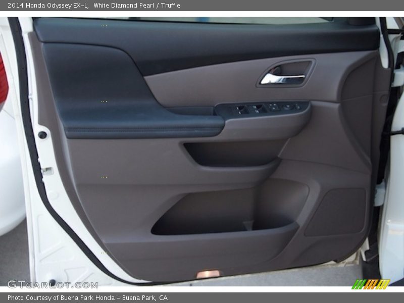 White Diamond Pearl / Truffle 2014 Honda Odyssey EX-L