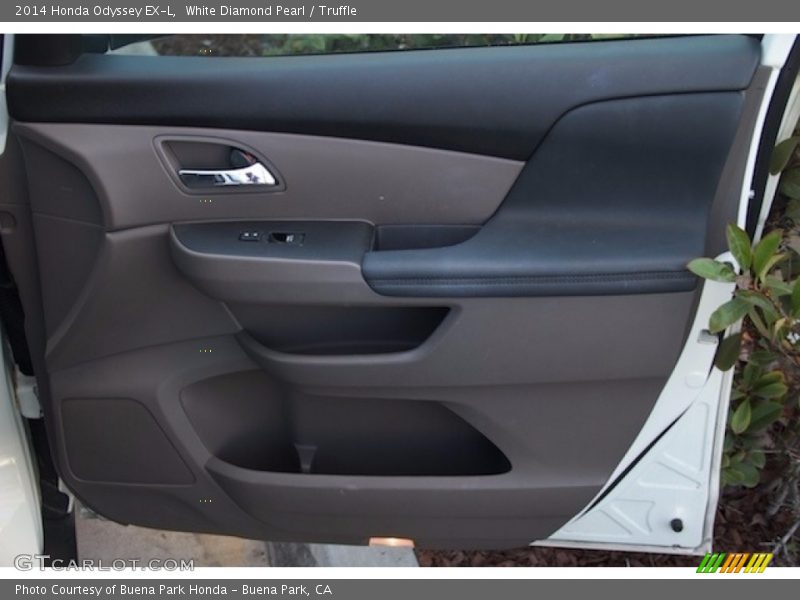 White Diamond Pearl / Truffle 2014 Honda Odyssey EX-L