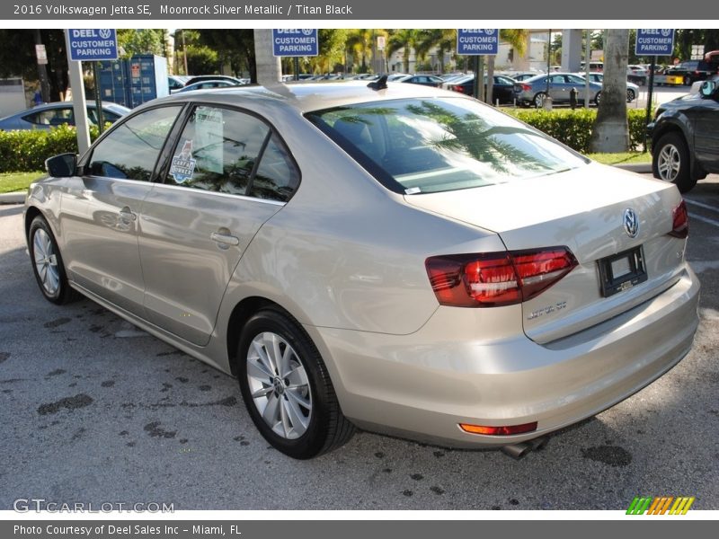 Moonrock Silver Metallic / Titan Black 2016 Volkswagen Jetta SE