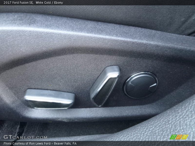 White Gold / Ebony 2017 Ford Fusion SE