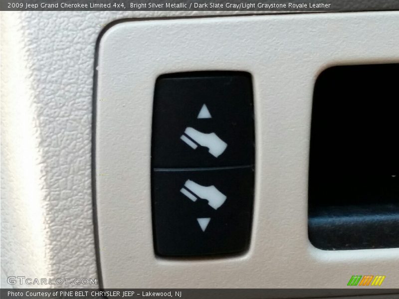 Bright Silver Metallic / Dark Slate Gray/Light Graystone Royale Leather 2009 Jeep Grand Cherokee Limited 4x4