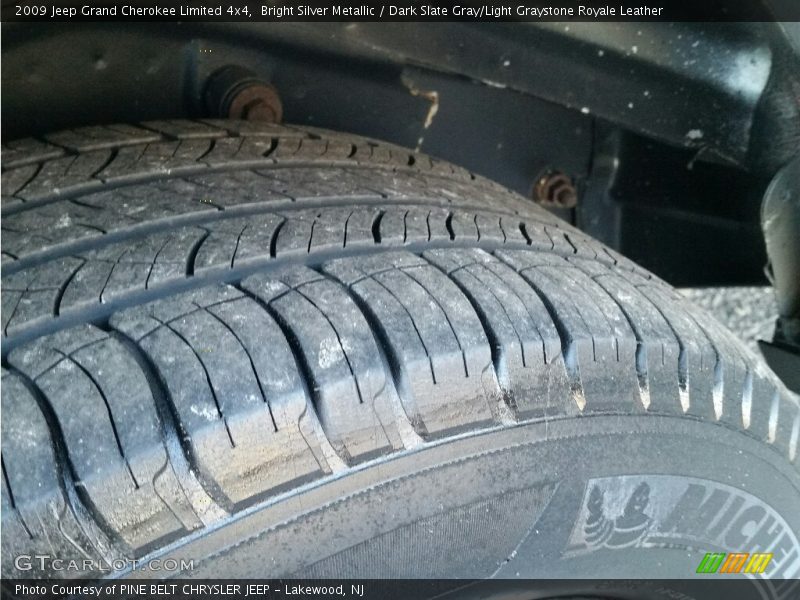 Bright Silver Metallic / Dark Slate Gray/Light Graystone Royale Leather 2009 Jeep Grand Cherokee Limited 4x4