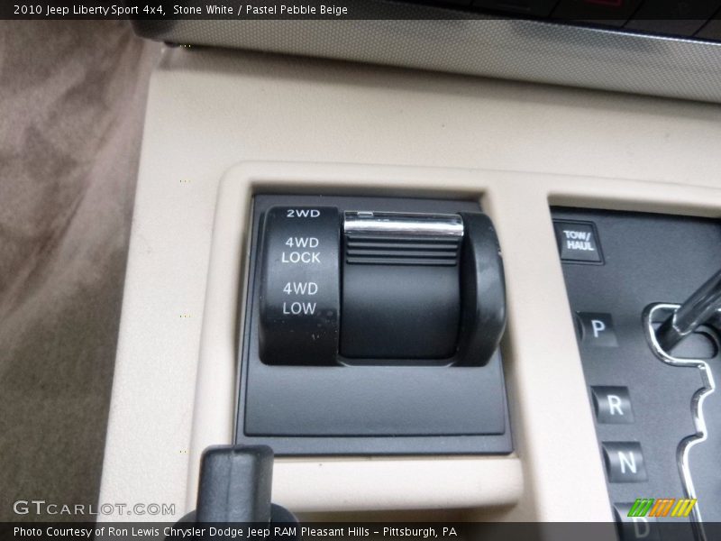 Stone White / Pastel Pebble Beige 2010 Jeep Liberty Sport 4x4