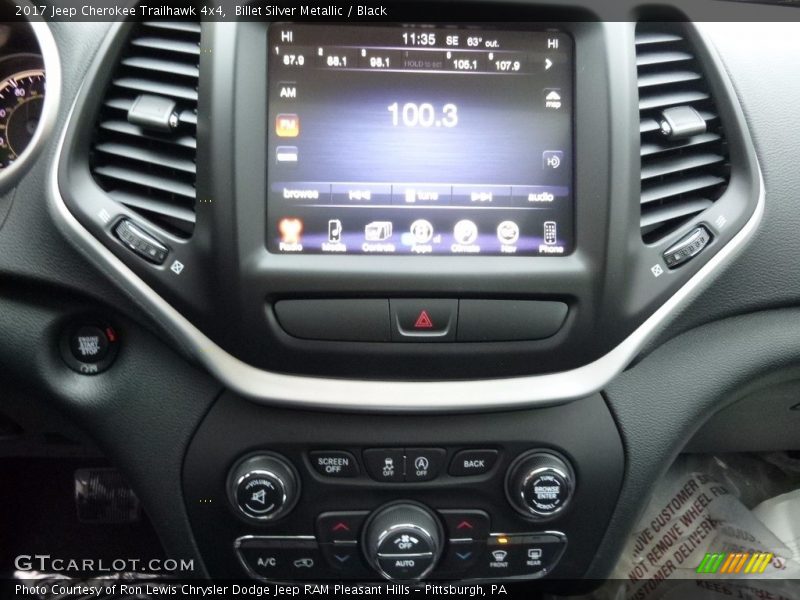 Controls of 2017 Cherokee Trailhawk 4x4