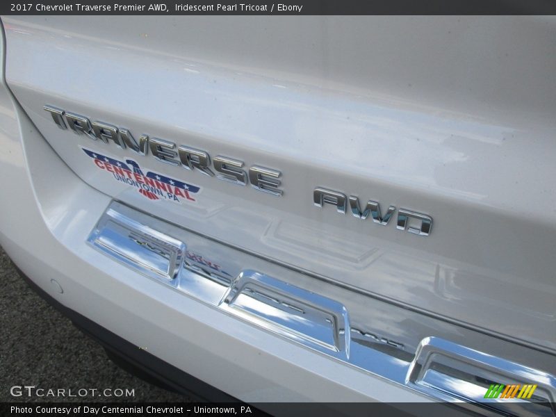 Iridescent Pearl Tricoat / Ebony 2017 Chevrolet Traverse Premier AWD