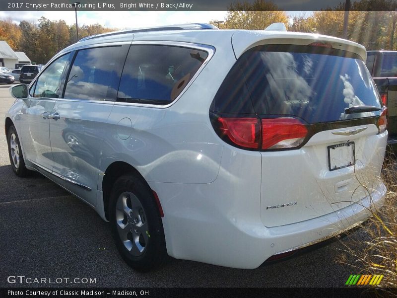 Bright White / Black/Alloy 2017 Chrysler Pacifica Touring L Plus