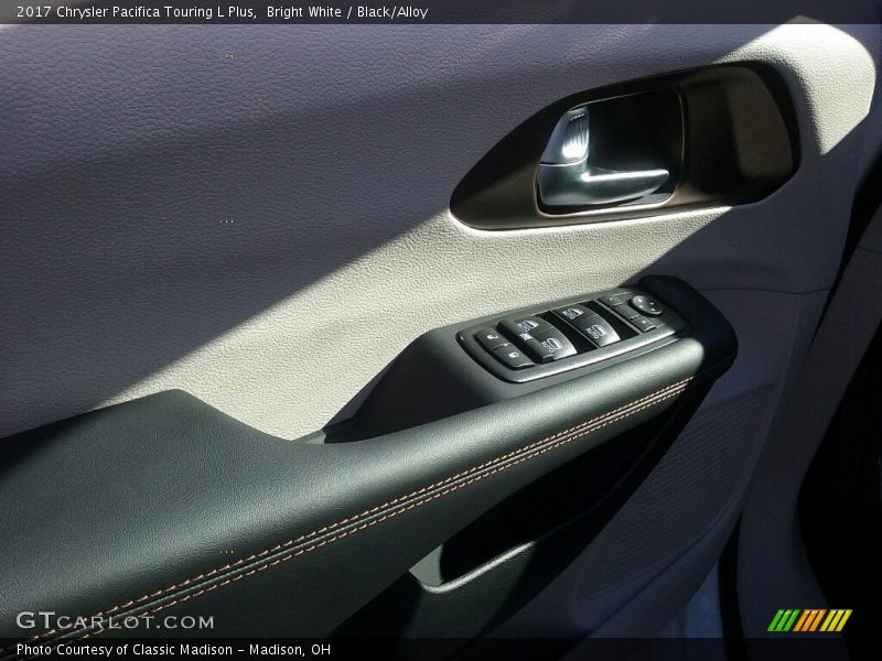 Bright White / Black/Alloy 2017 Chrysler Pacifica Touring L Plus