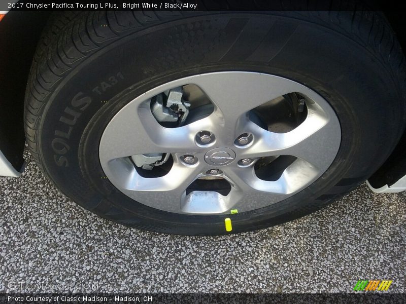 Bright White / Black/Alloy 2017 Chrysler Pacifica Touring L Plus
