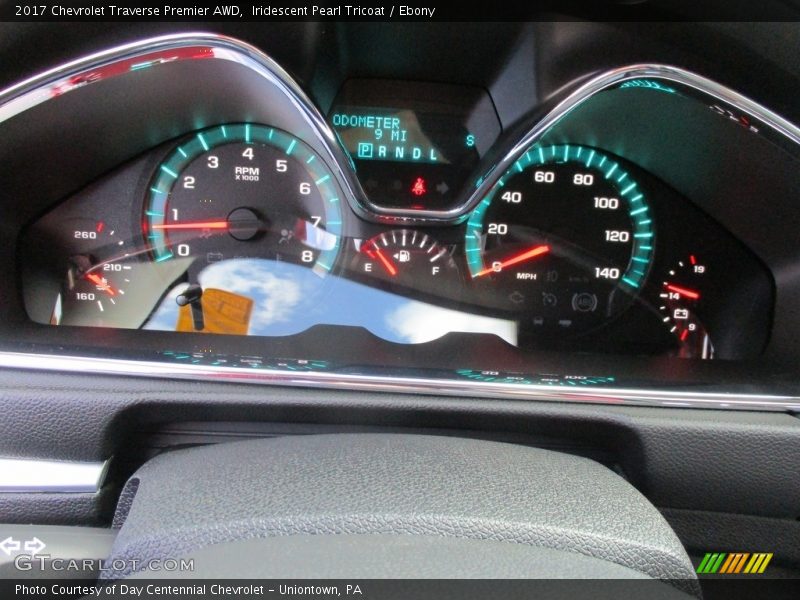 Iridescent Pearl Tricoat / Ebony 2017 Chevrolet Traverse Premier AWD