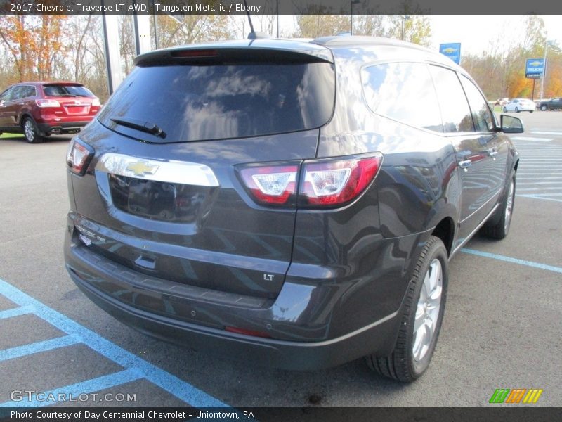 Tungsten Metallic / Ebony 2017 Chevrolet Traverse LT AWD