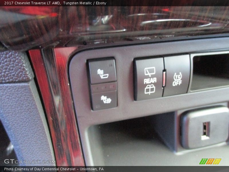 Tungsten Metallic / Ebony 2017 Chevrolet Traverse LT AWD