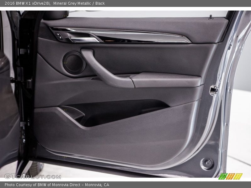 Mineral Grey Metallic / Black 2016 BMW X1 xDrive28i