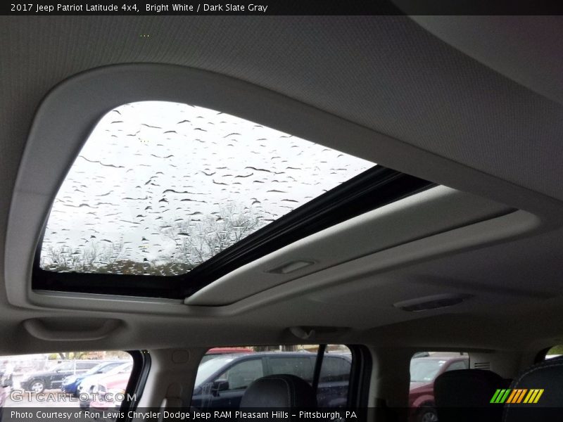 Bright White / Dark Slate Gray 2017 Jeep Patriot Latitude 4x4