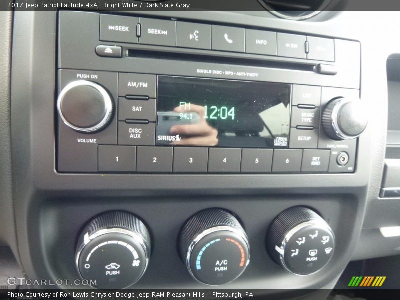Bright White / Dark Slate Gray 2017 Jeep Patriot Latitude 4x4