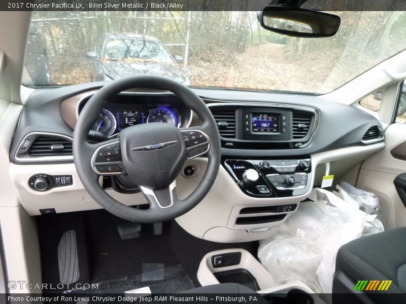 Billet Silver Metallic / Black/Alloy 2017 Chrysler Pacifica LX