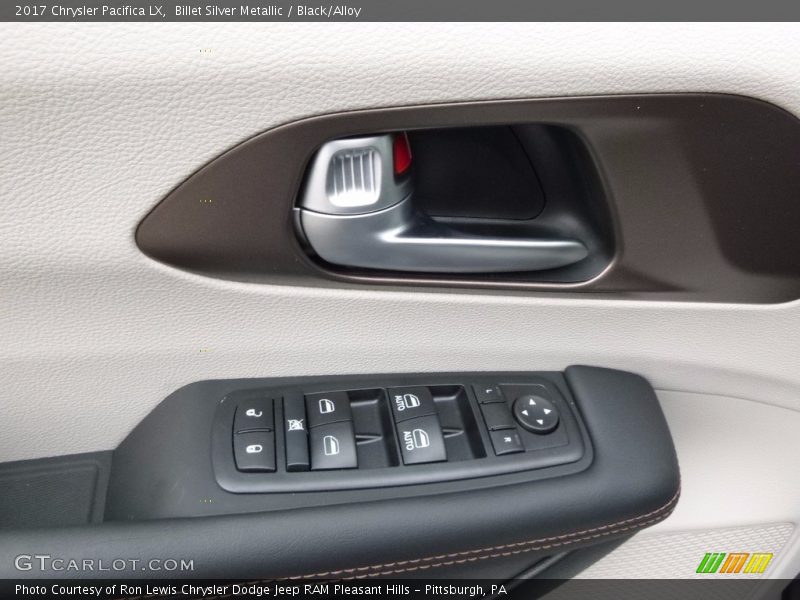 Billet Silver Metallic / Black/Alloy 2017 Chrysler Pacifica LX