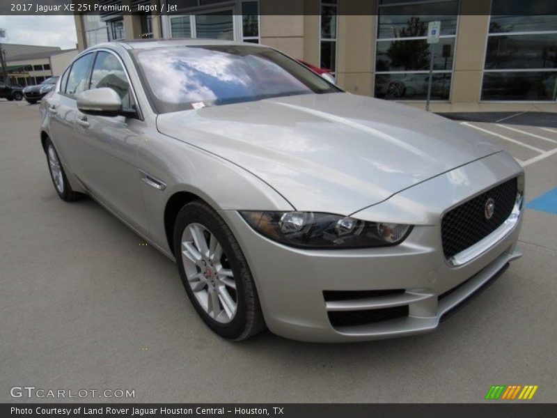 Front 3/4 View of 2017 XE 25t Premium