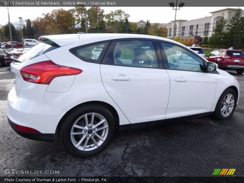 Oxford White / Charcoal Black 2015 Ford Focus SE Hatchback