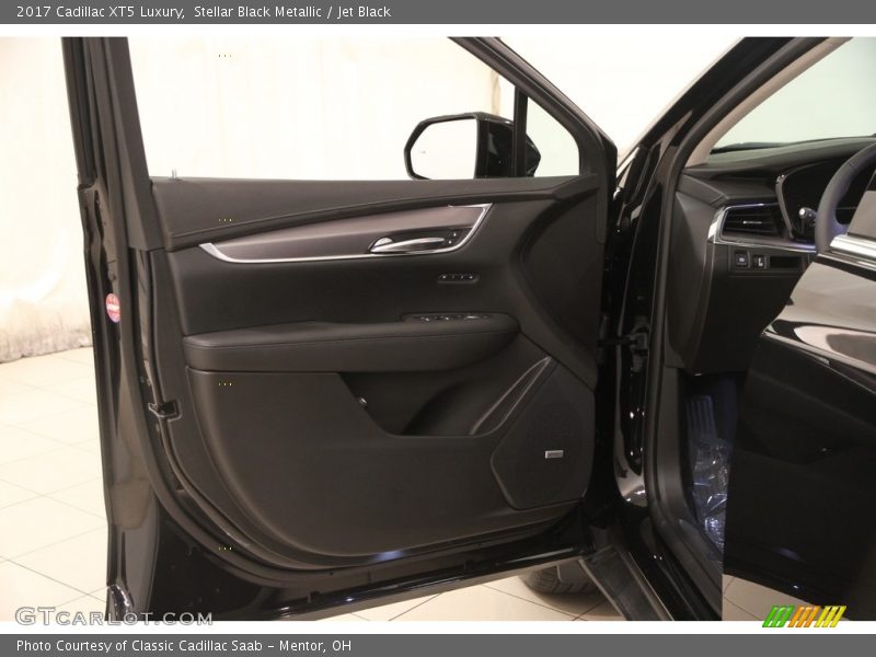 Stellar Black Metallic / Jet Black 2017 Cadillac XT5 Luxury