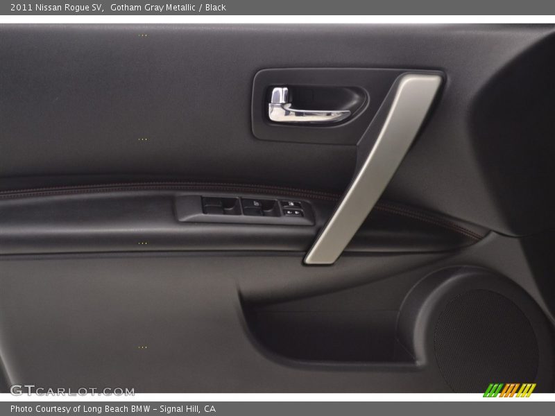 Gotham Gray Metallic / Black 2011 Nissan Rogue SV