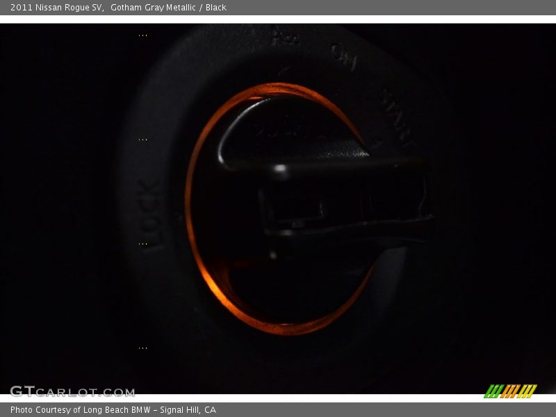 Gotham Gray Metallic / Black 2011 Nissan Rogue SV