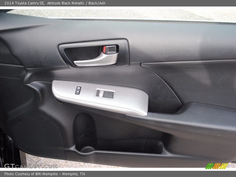 Attitude Black Metallic / Black/Ash 2014 Toyota Camry SE