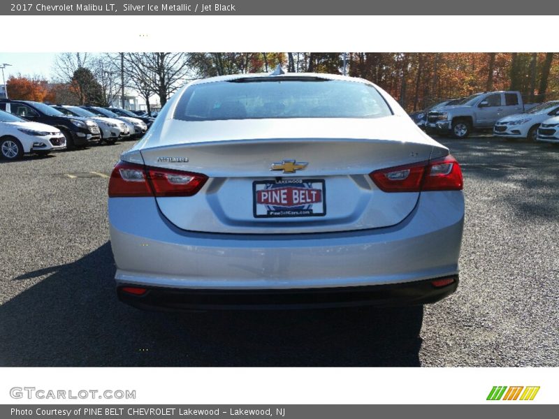 Silver Ice Metallic / Jet Black 2017 Chevrolet Malibu LT