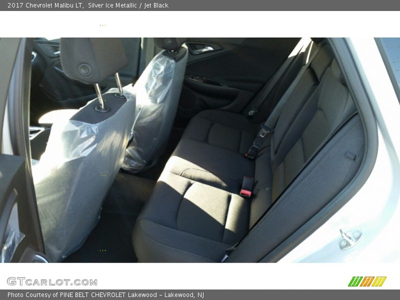 Silver Ice Metallic / Jet Black 2017 Chevrolet Malibu LT