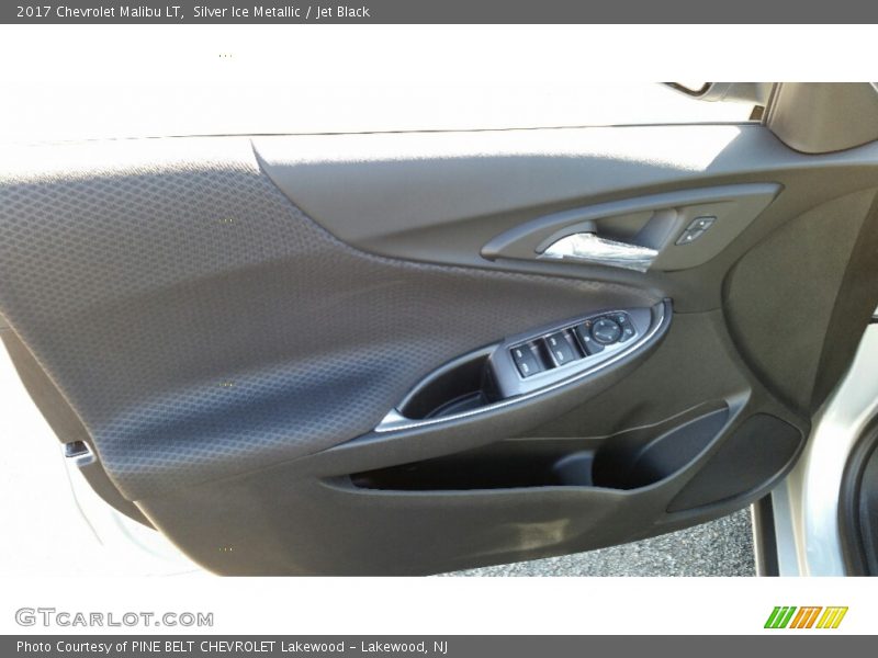 Silver Ice Metallic / Jet Black 2017 Chevrolet Malibu LT