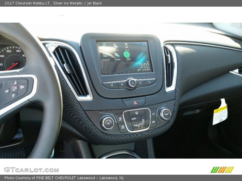 Silver Ice Metallic / Jet Black 2017 Chevrolet Malibu LT