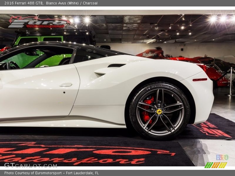 Bianco Avus (White) / Charcoal 2016 Ferrari 488 GTB
