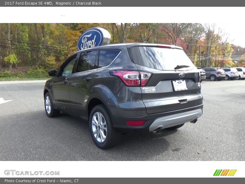 Magnetic / Charcoal Black 2017 Ford Escape SE 4WD