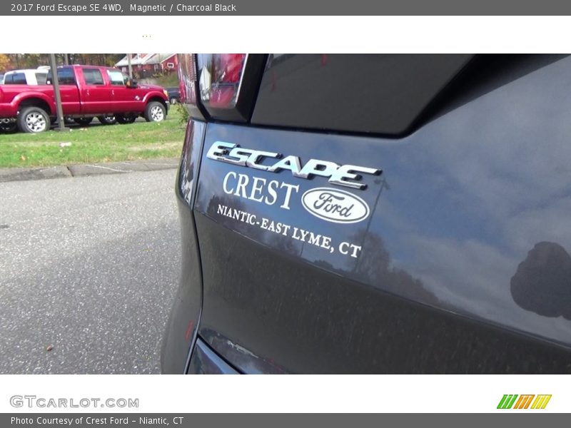 Magnetic / Charcoal Black 2017 Ford Escape SE 4WD
