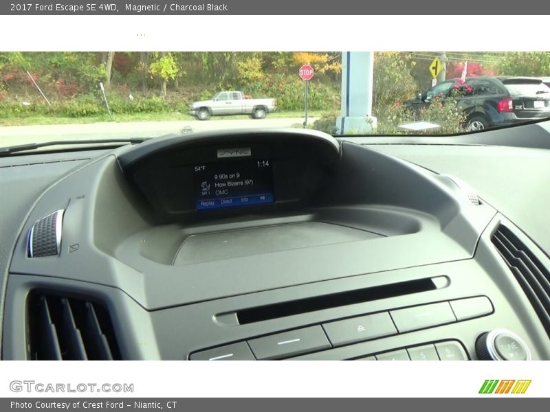 Magnetic / Charcoal Black 2017 Ford Escape SE 4WD