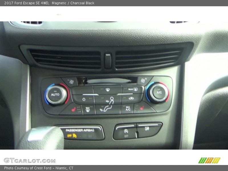 Magnetic / Charcoal Black 2017 Ford Escape SE 4WD