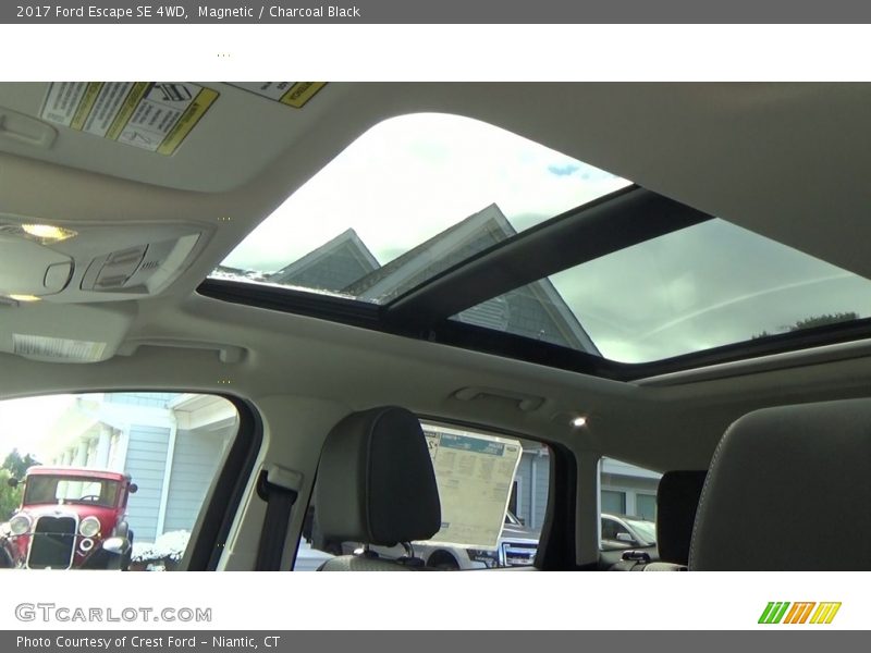 Magnetic / Charcoal Black 2017 Ford Escape SE 4WD