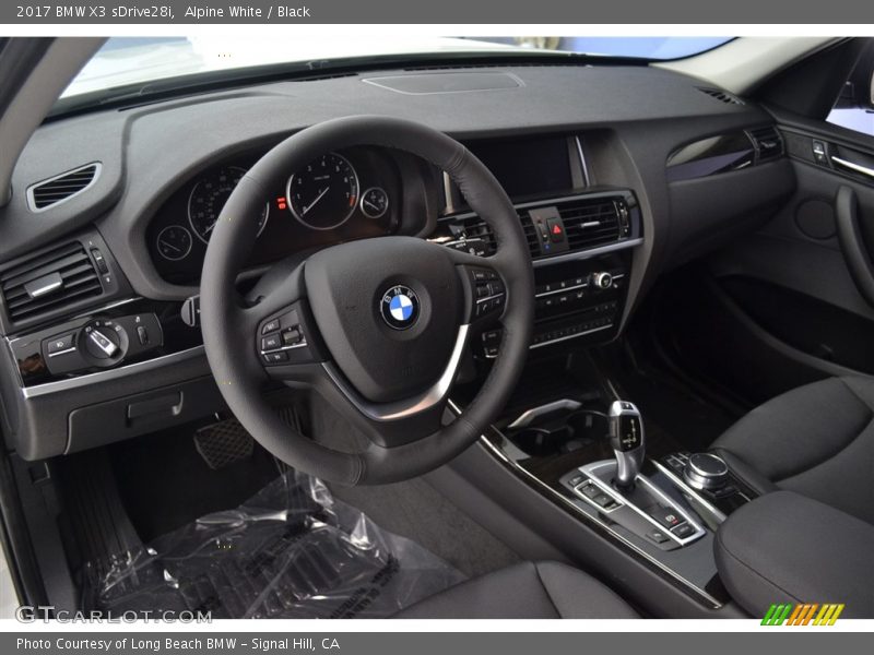 Alpine White / Black 2017 BMW X3 sDrive28i