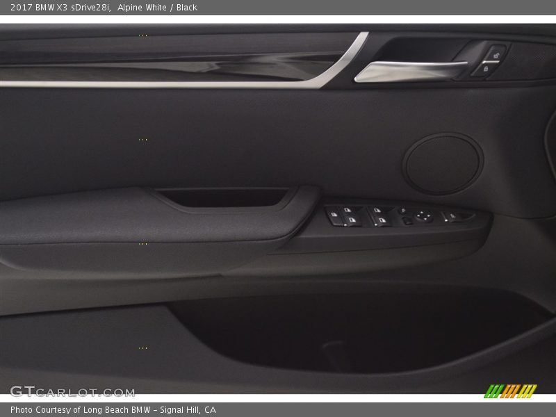 Alpine White / Black 2017 BMW X3 sDrive28i