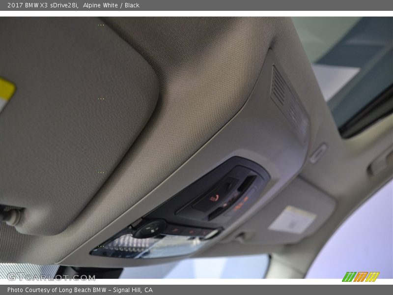 Alpine White / Black 2017 BMW X3 sDrive28i