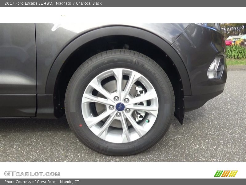 Magnetic / Charcoal Black 2017 Ford Escape SE 4WD