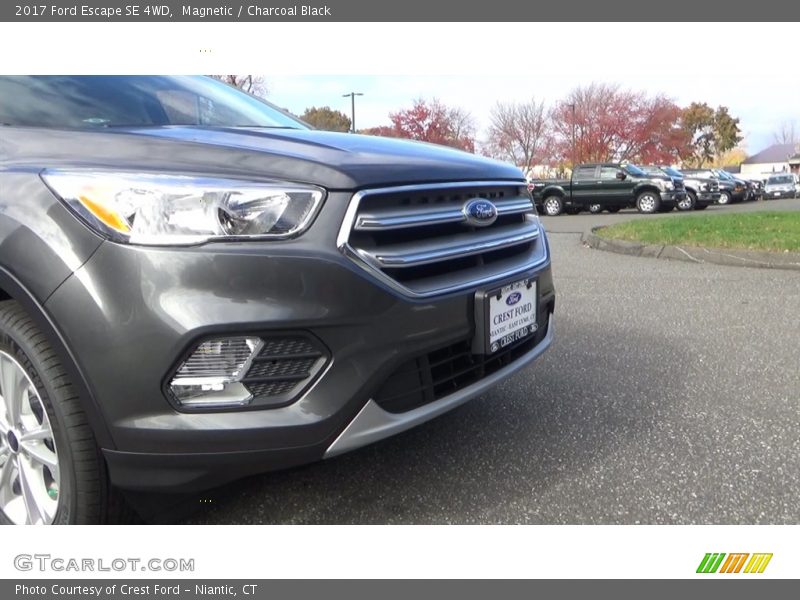 Magnetic / Charcoal Black 2017 Ford Escape SE 4WD
