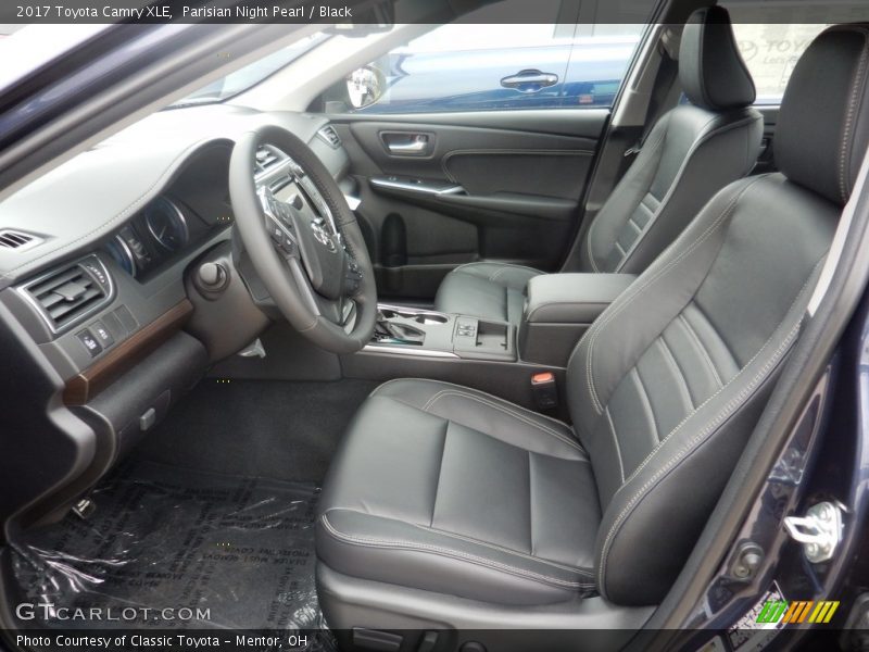 Parisian Night Pearl / Black 2017 Toyota Camry XLE
