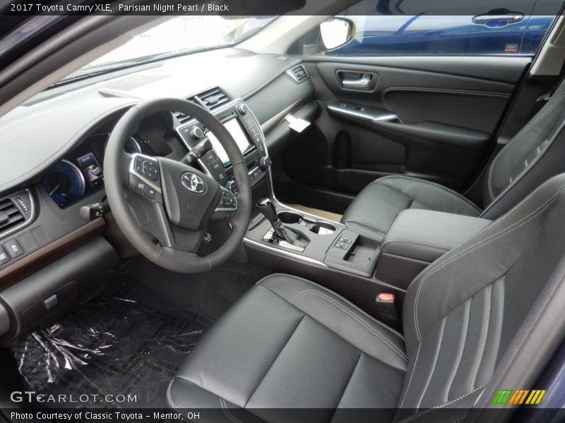 Parisian Night Pearl / Black 2017 Toyota Camry XLE